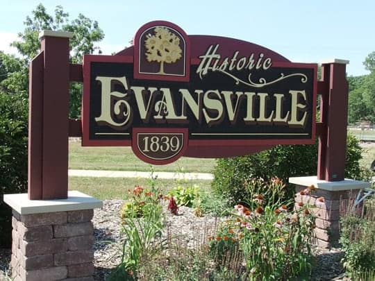 Cambridge WI Welcome Banner over Main St
