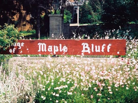Cambridge WI Welcome Banner over Main St
