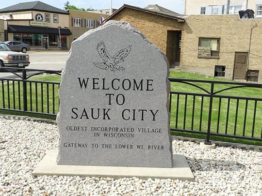 Cambridge WI Welcome Banner over Main St