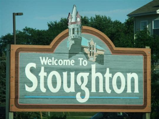 Cambridge WI Welcome Banner over Main St