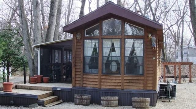 289 Leisure Way in RRLE